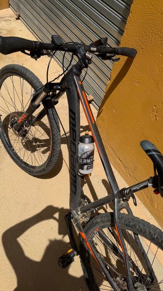 Bicicleta Magamo gris y naranja