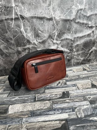 Bolso manos libres de cuero