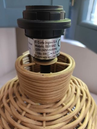 Pie de lámpara mimbre El Corte Inglés