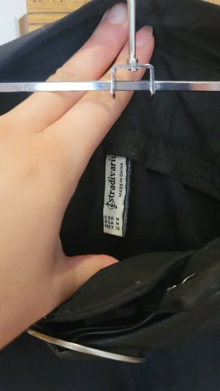 Shorts negros Stradivarius con cinturón polipiel