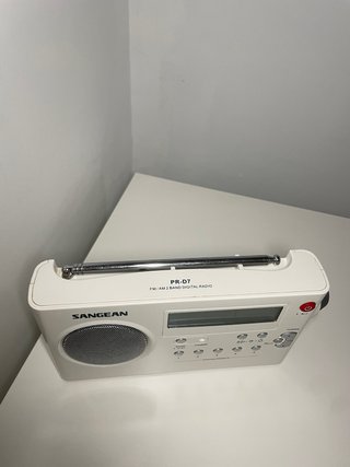 Radio Sangean PR-D7 FM Blanca