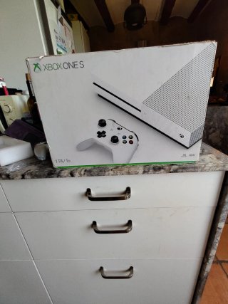Xbox One S Blanca + Mando