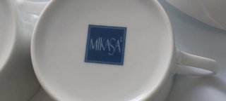 Vajilla de porcelana blanca,  Marca Mikasa