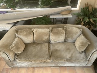 Sofá Chesterfield 3 plazas tela beige