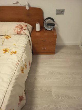 Dormitorio (cama,dos mesillas y colchón)