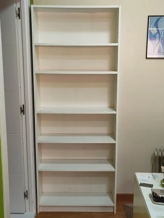 Estantería blanca grande de madera