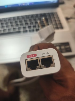 Inyector PoE Ubiquiti con cable