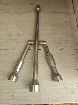 Llave de cruz plegable