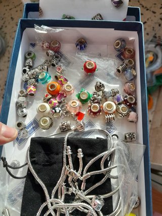 Pulseras y collares estilo Pandora