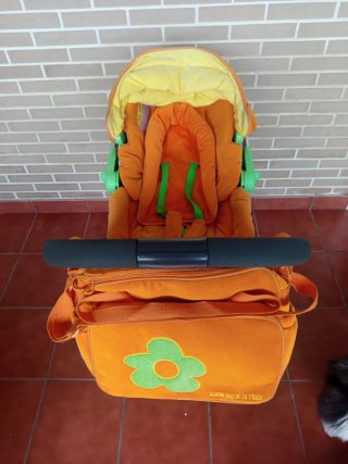 Carro de bebé naranja completo Agatha Ruiz