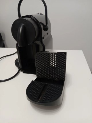 Cafetera Nespresso Inissia De'Longhi (Para piezas)