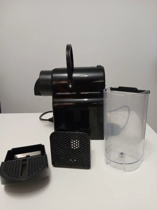 Cafetera Nespresso Inissia De'Longhi (Para piezas)
