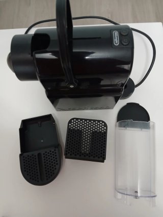 Cafetera Nespresso Inissia De'Longhi (Para piezas)