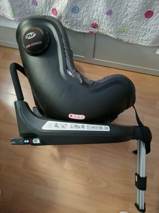 Silla de coche gris marca SIDE ARMOR
