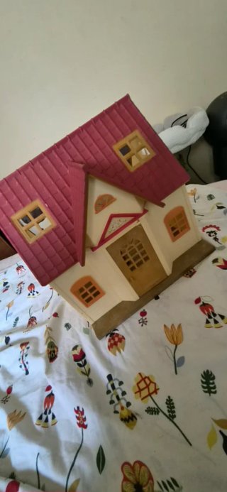 Casita Familia Sylvanian y 4 libros