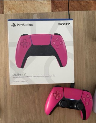 PlayStation 5, 825 GB con controller e giochi