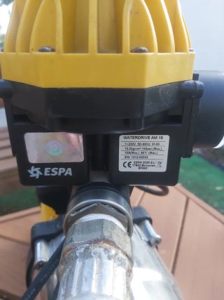 Bomba de agua con presostato y manómetro