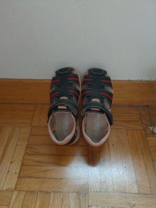 Sandalias niño negras y rojas. N.29