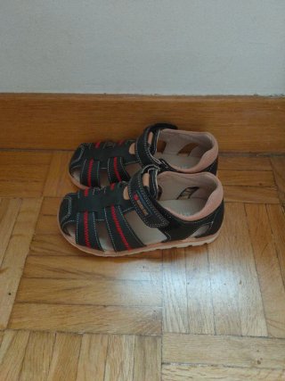 Sandalias niño negras y rojas. N.29