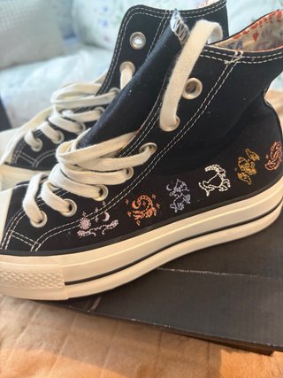 Converse plataforma negras bordadas signo zodiaco