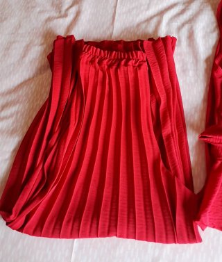 Conjunto rojo: pantalón y top