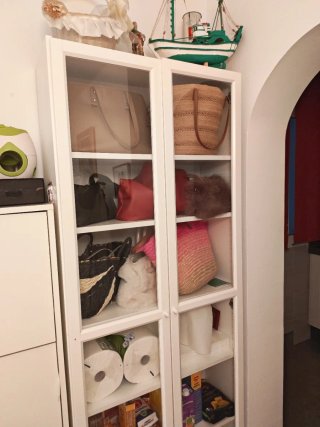 Vitrina Ikea Blanca con Puertas de Cristal
