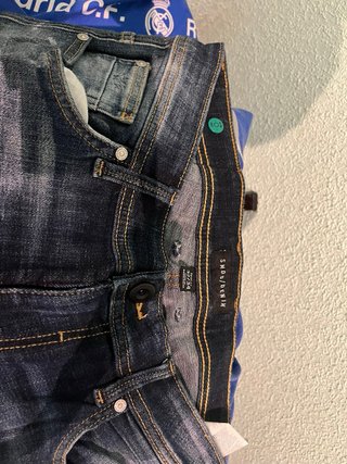 Pantalón Vaquero Largo Azul Desgastado