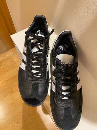 Zapatillas Adidas Spezial Negras y Blancas