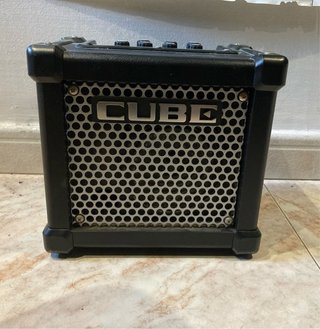 Amplificador de guitarra Roland M Cube GX