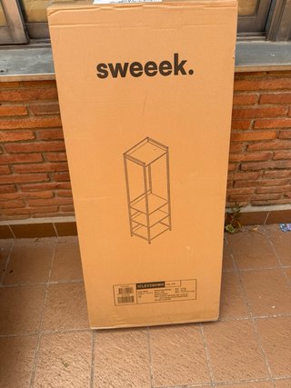 Guardaroba in legno e metallo