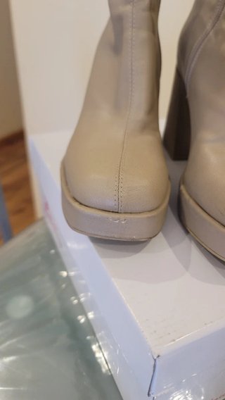 Botines Pull&Bear beige tacón plataforma