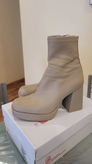 Botines Pull&Bear beige tacón plataforma