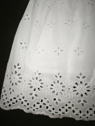 Vestido bordado blanco. UnitKids, T.6-7