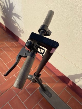 Xiaomi Mi Electric Scooter 1S con cargador