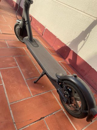 Xiaomi Mi Electric Scooter 1S con cargador