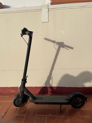 Xiaomi Mi Electric Scooter 1S con cargador