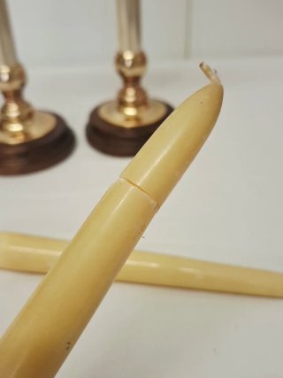 Par Candelabros SAJONIA + 2 Velas de regalo
