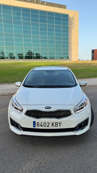 KIA Cee'd Gasolina ¡SOLO 9.891 KM! Único dueño