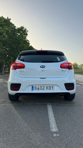 KIA Cee'd Gasolina ¡SOLO 9.891 KM! Único dueño
