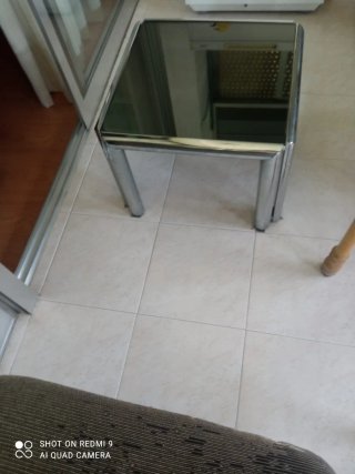 Conjunto mesa de centro y auxiliar metal y cristal