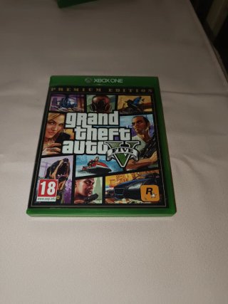 Xbox One S + 3 mandos + 10 juegos