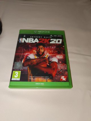 Xbox One S + 3 mandos + 10 juegos