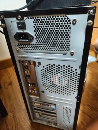 Torre PC AeroCool Nitron Negra