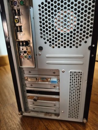 Torre PC AeroCool Nitron Negra