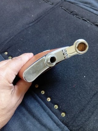 Petaca de piel y metal
