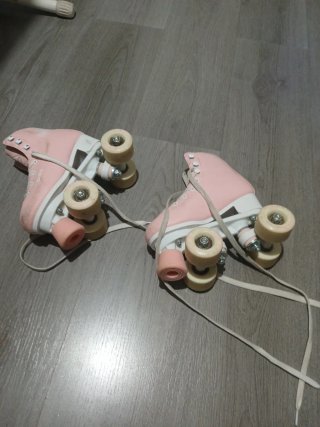 Patines de 4 ruedas rosas talla 32