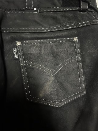 Pantalón motero cuero