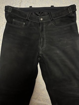 Pantalón motero cuero