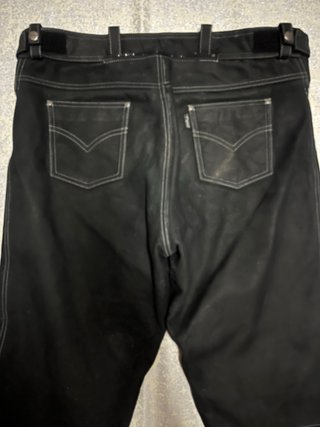 Pantalón motero cuero