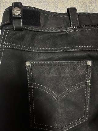 Pantalón motero cuero